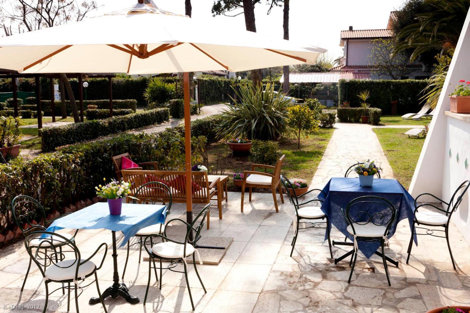 Hotel Il Miraggio Fregenae Esterno foto