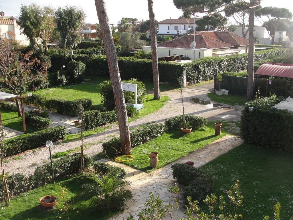 Hotel Il Miraggio Fregenae Esterno foto