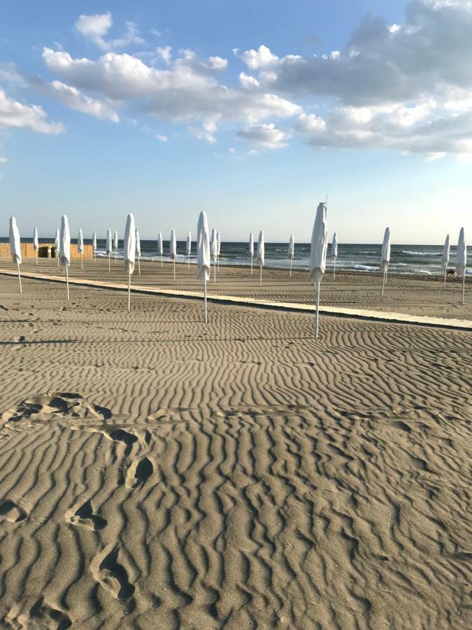 Hotel Il Miraggio Fregenae Esterno foto